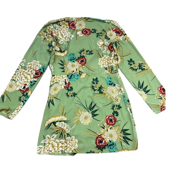 PrettyLittleThing Sage Green Printed Long Sleeve Wrap Dress 12 - Picture 5 of 12